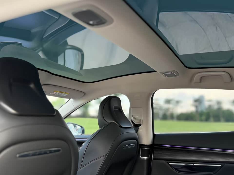 XPENG P7
