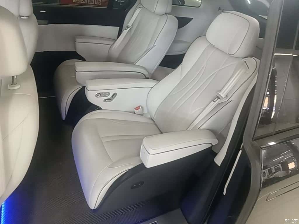 Xpeng X9, 2024 17