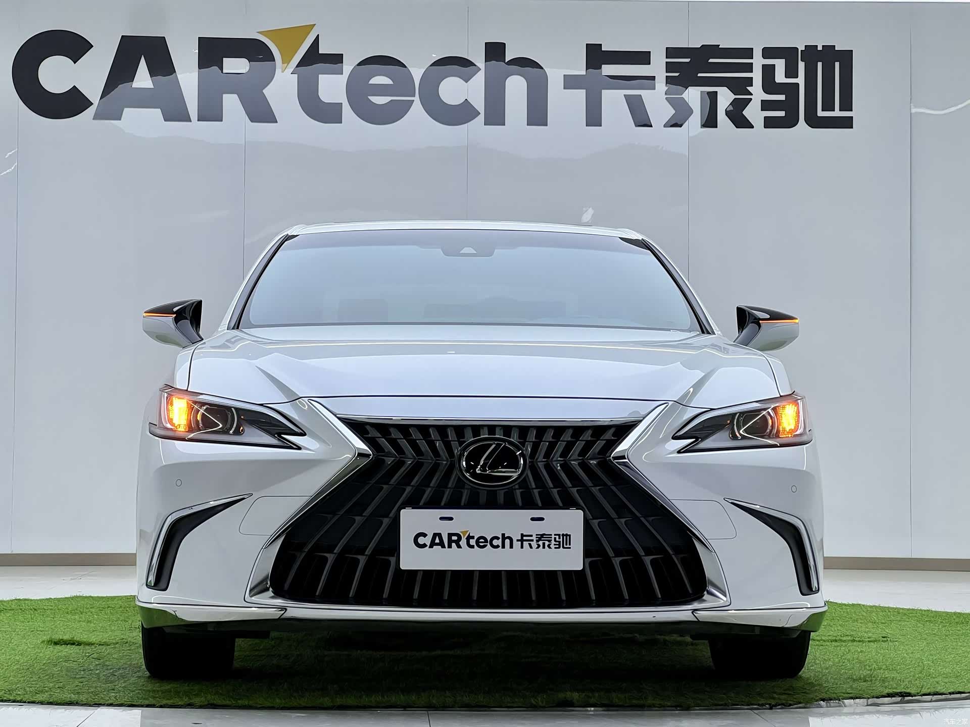 Lexus ES, 2024 7