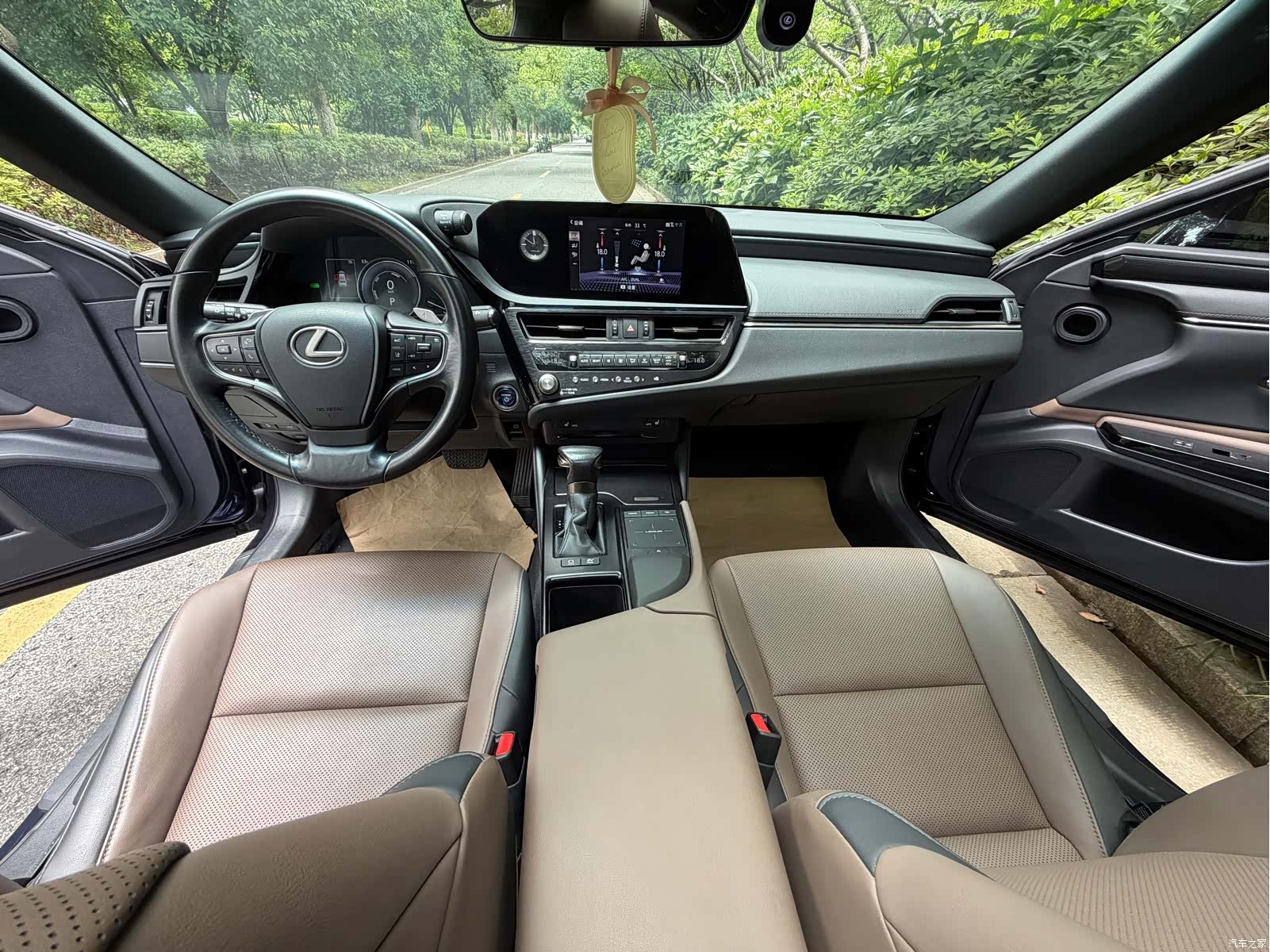 Lexus ES, 2022 7