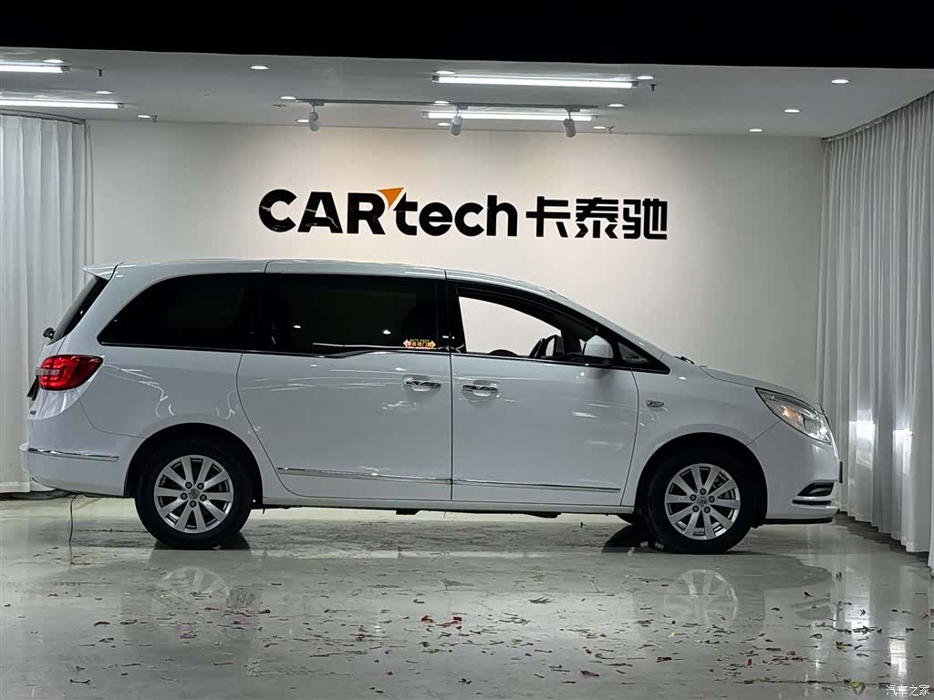 Buick GL8, 2019 4