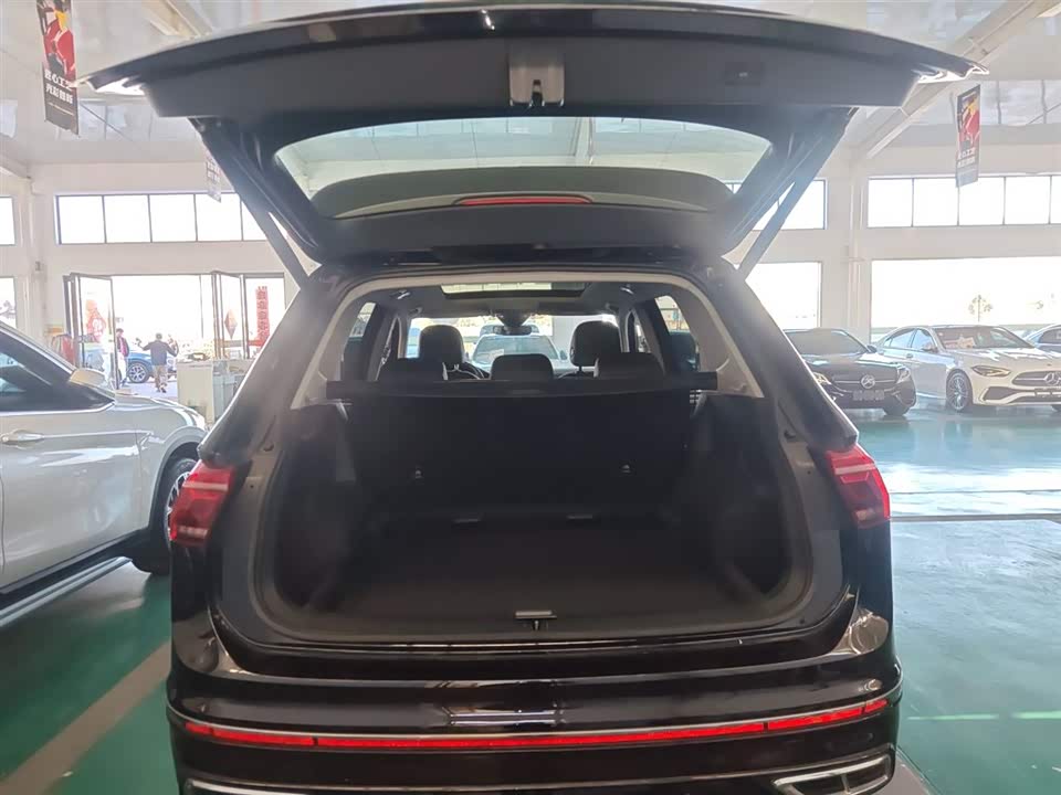 Volkswagen Tiguan L