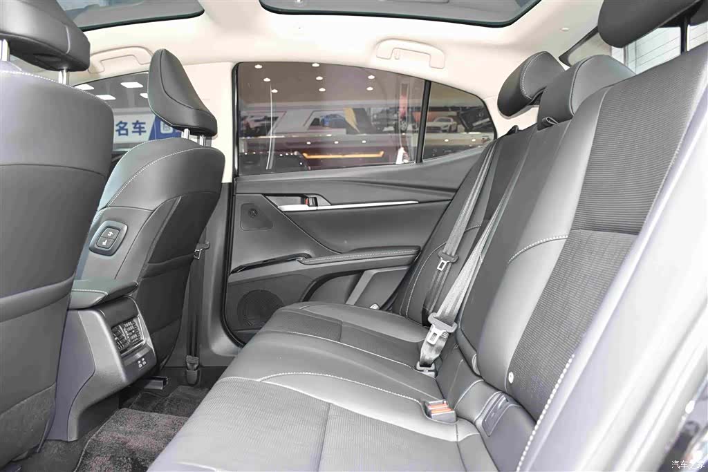 Toyota Camry, 2024 7