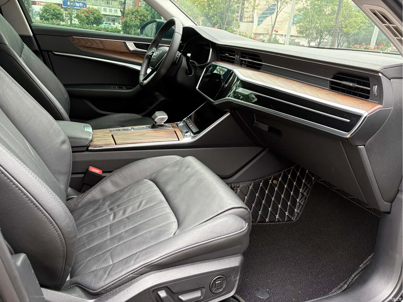 Audi A6L, 2020 9