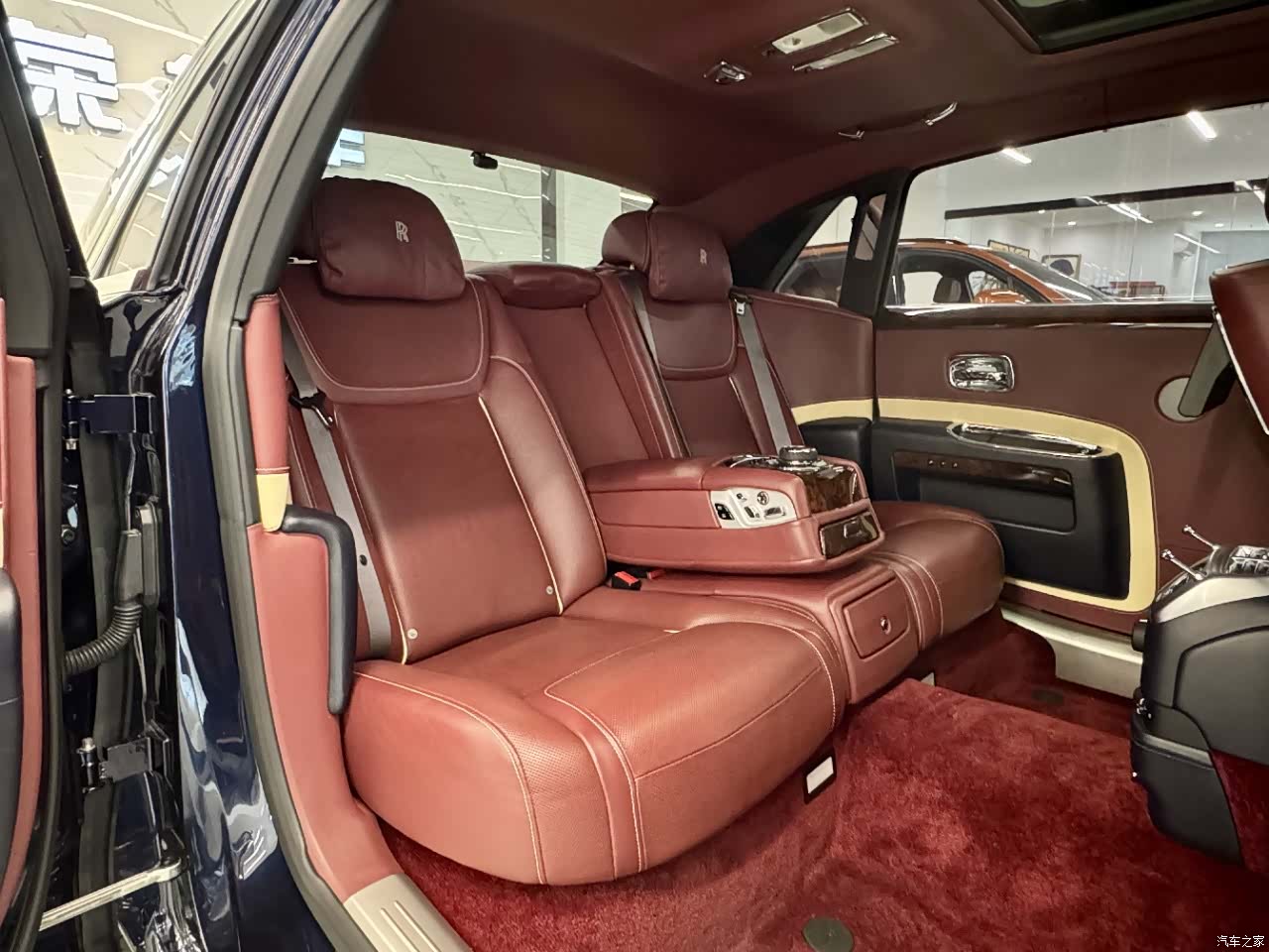 Rolls-Royce Ghost, 2018 7