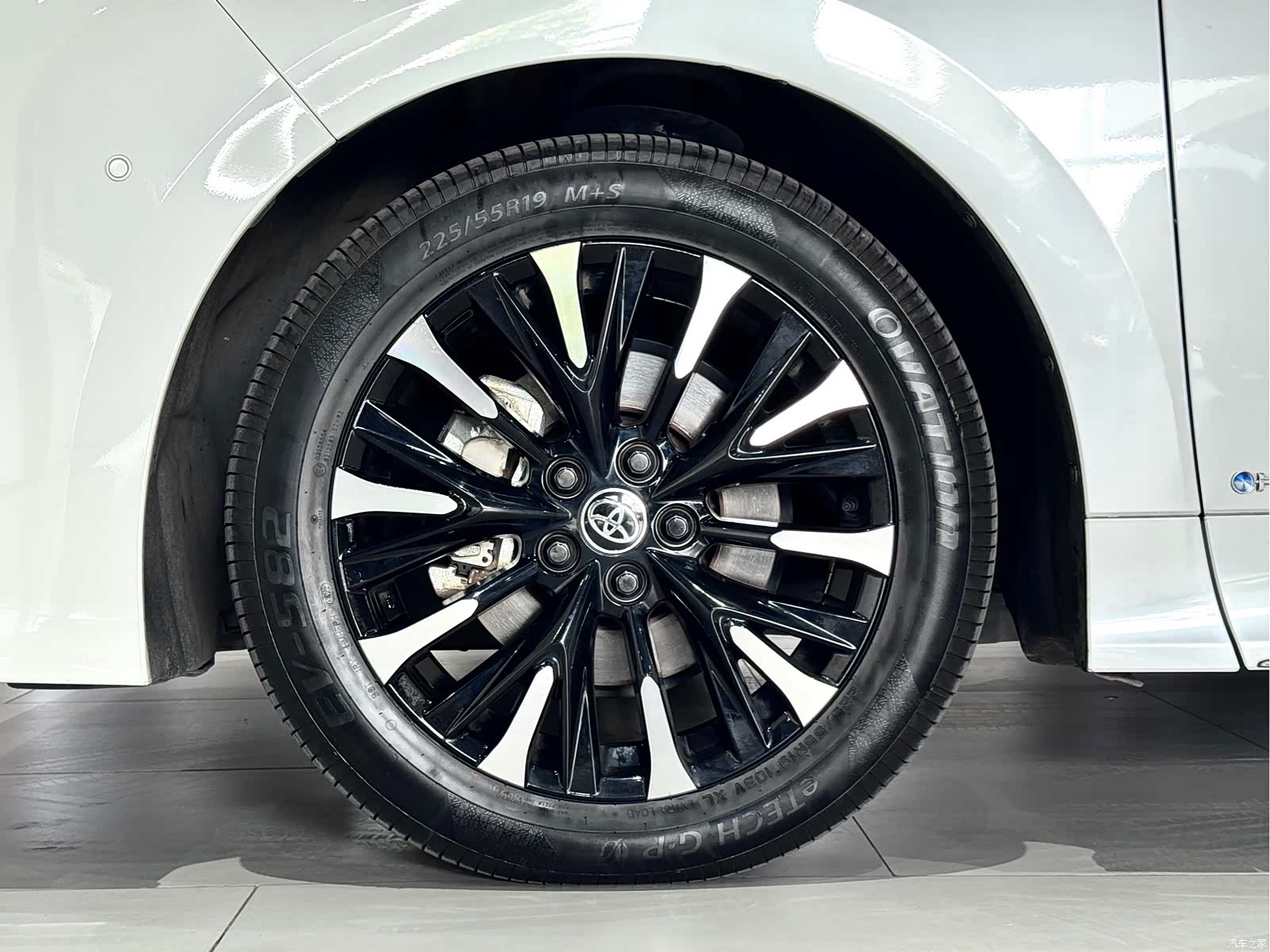 Toyota Alphard, 2024 10