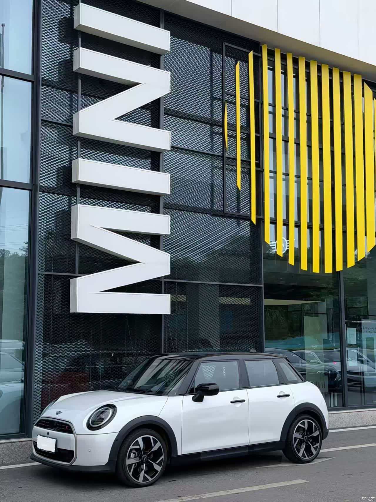 Mini Cooper, 2024 15