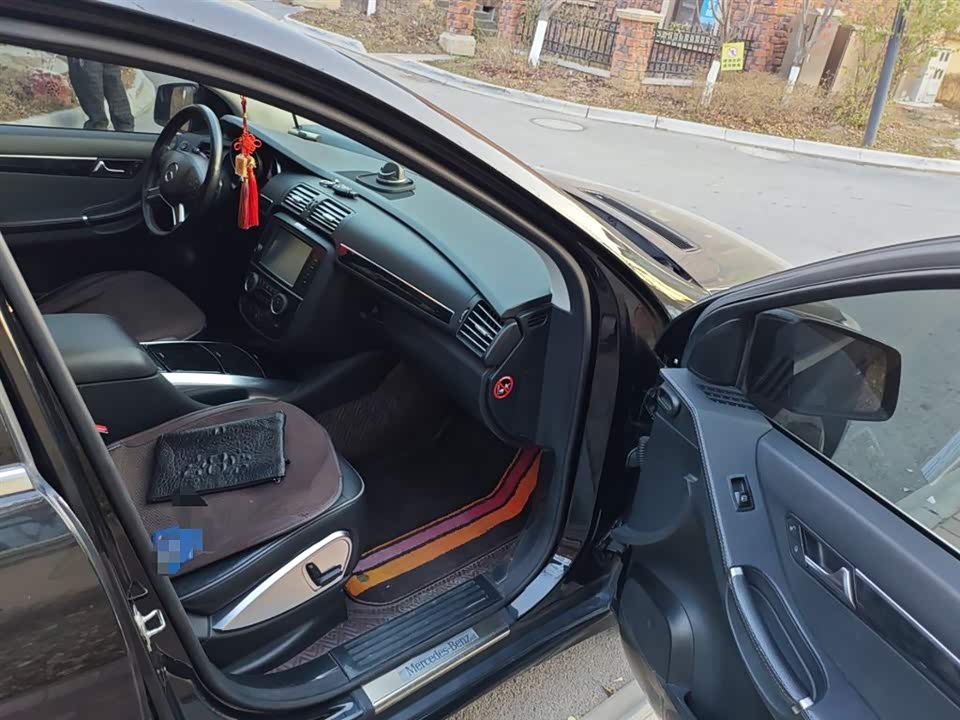 Mercedes-Benz R-class