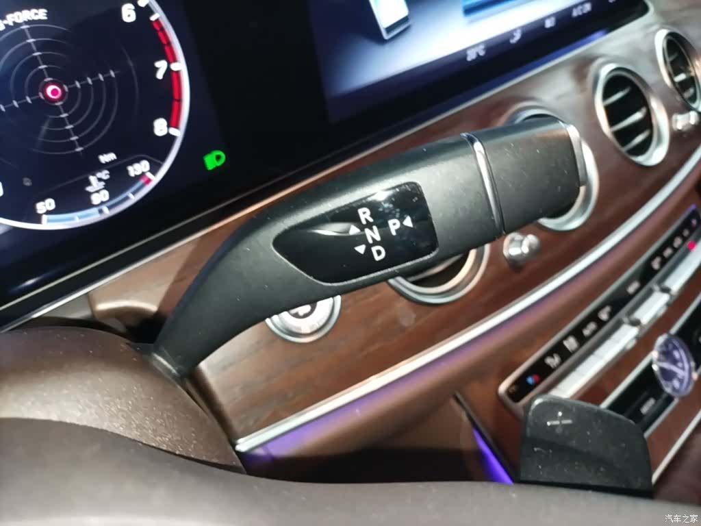 Mercedes-Benz E-Class, 2019 14