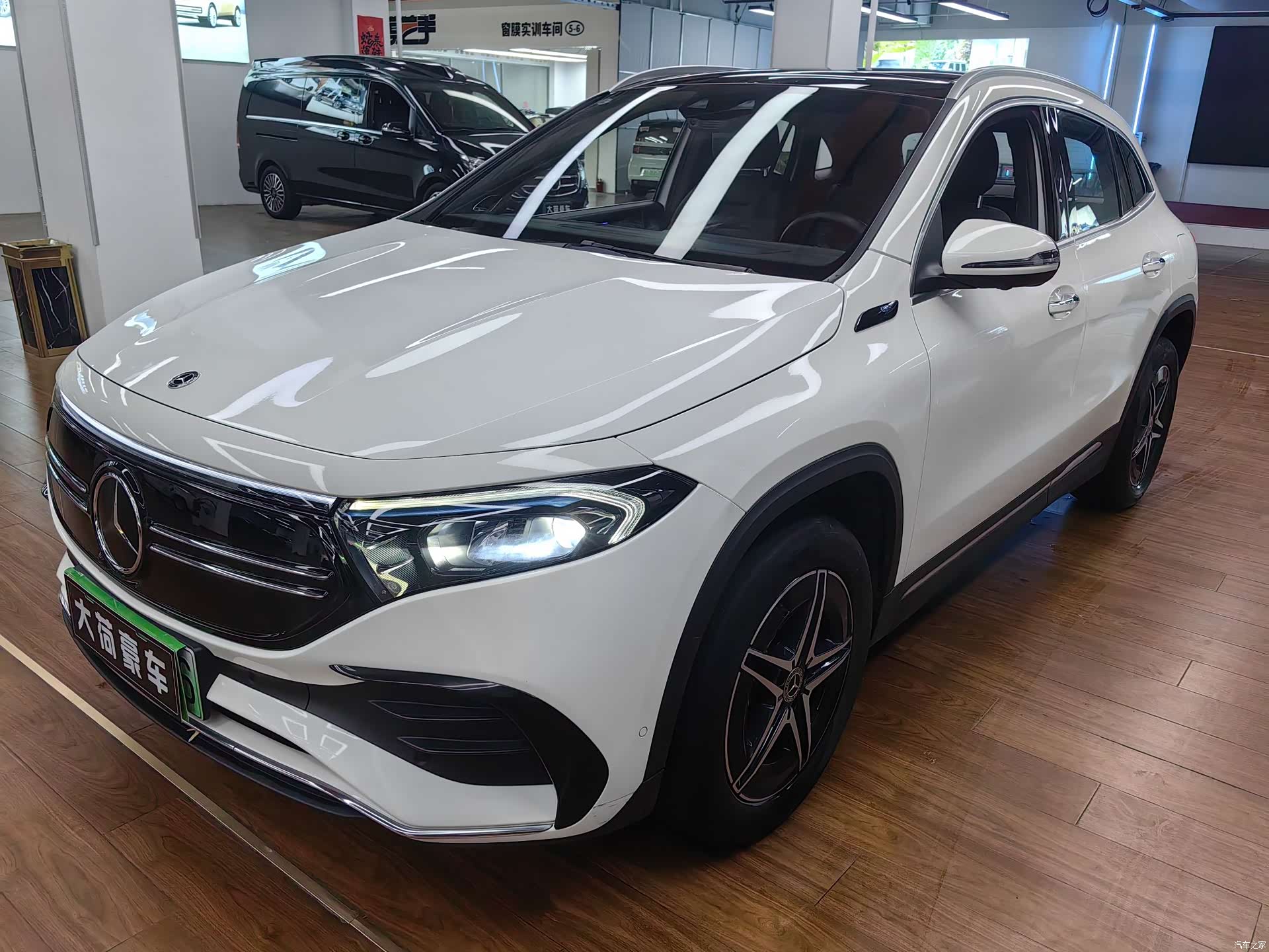 Mercedes-Benz EQA, 2022 1