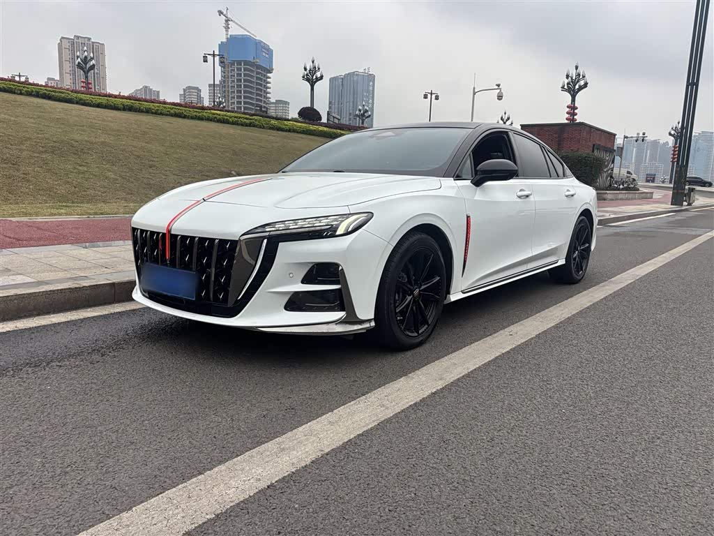 Hongqi H6