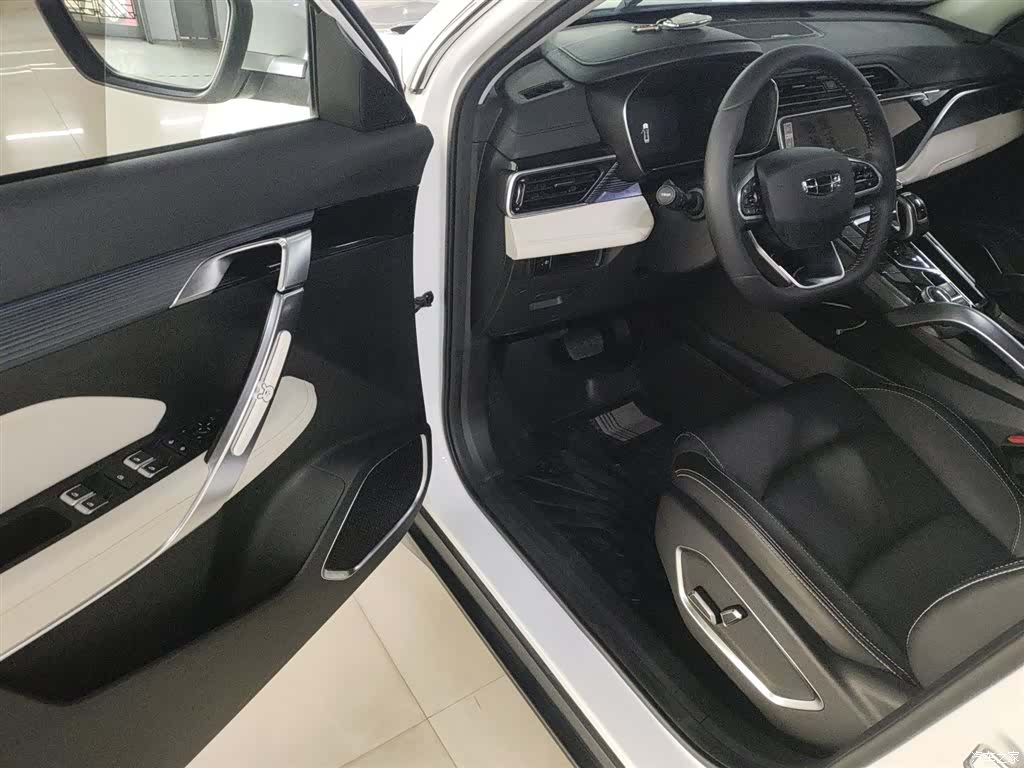 Geely Boyue, 2022 16