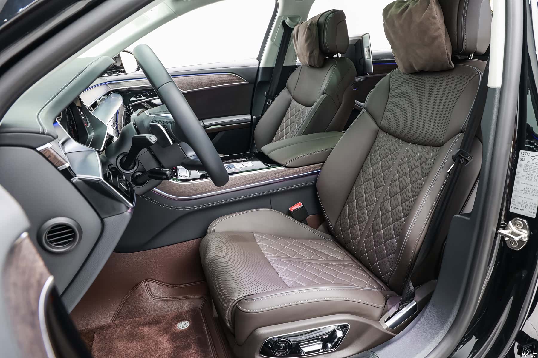 Audi A8L, 2025 11