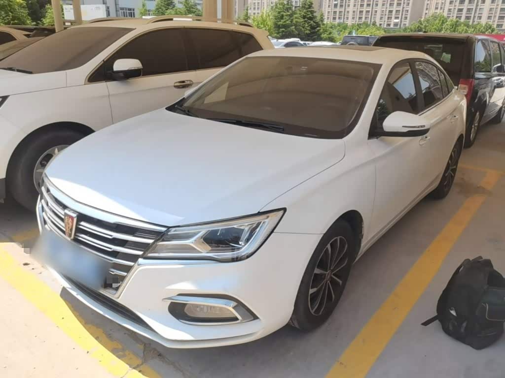 Roewe i5