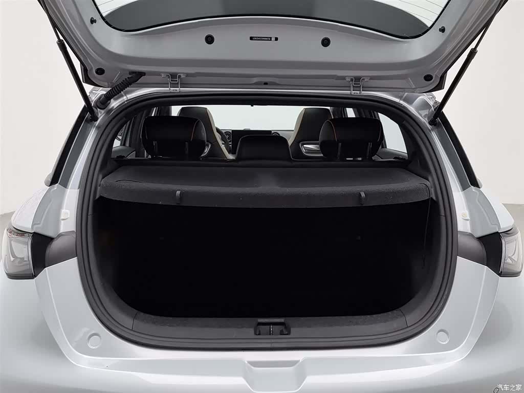 BYD Dolphin, 2022 16