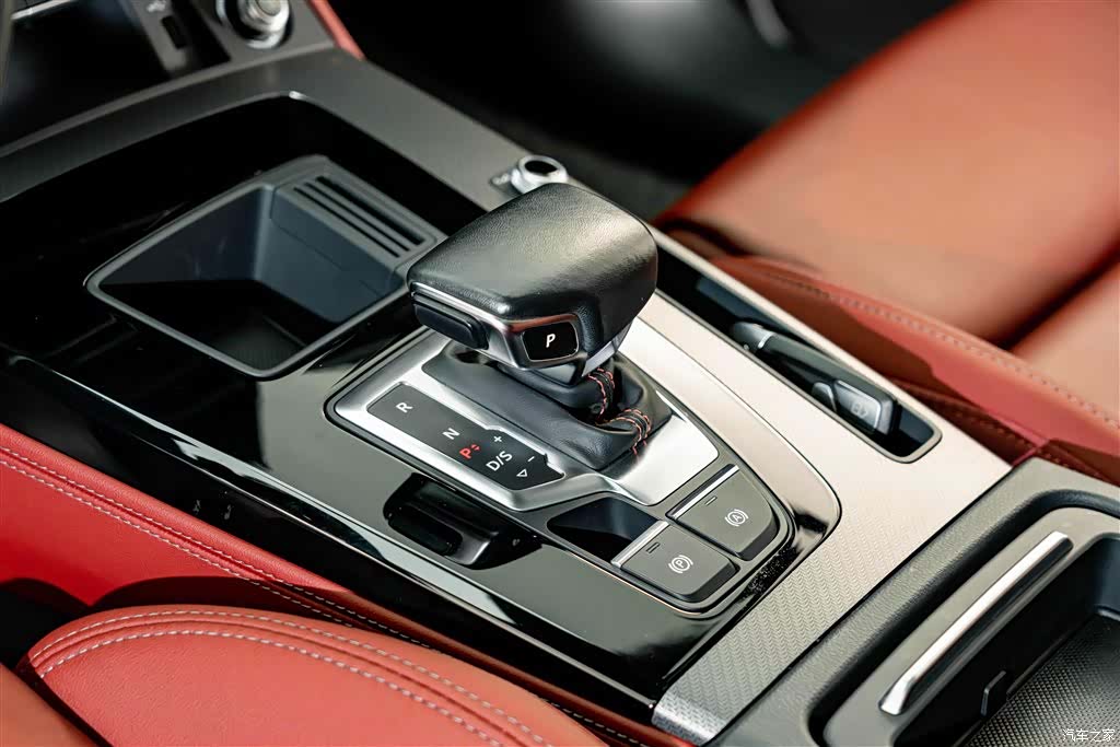 Audi Q5L, 2024 11