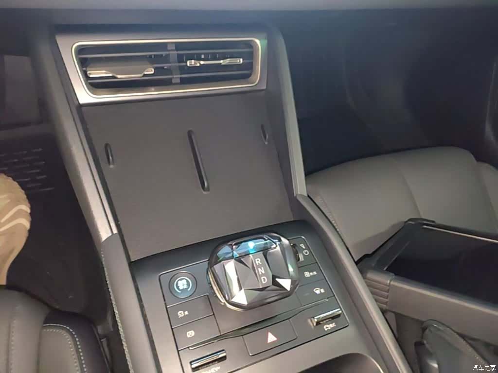 BYD Qin, 2024 14