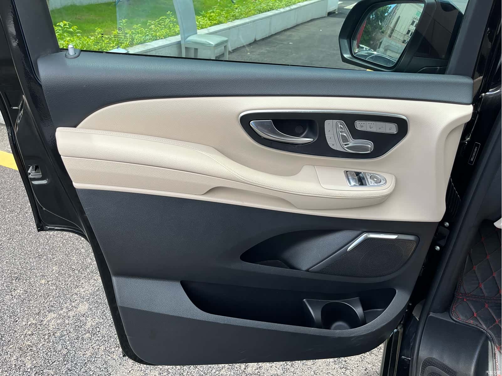 Mercedes-Benz V-Class, 2022 8