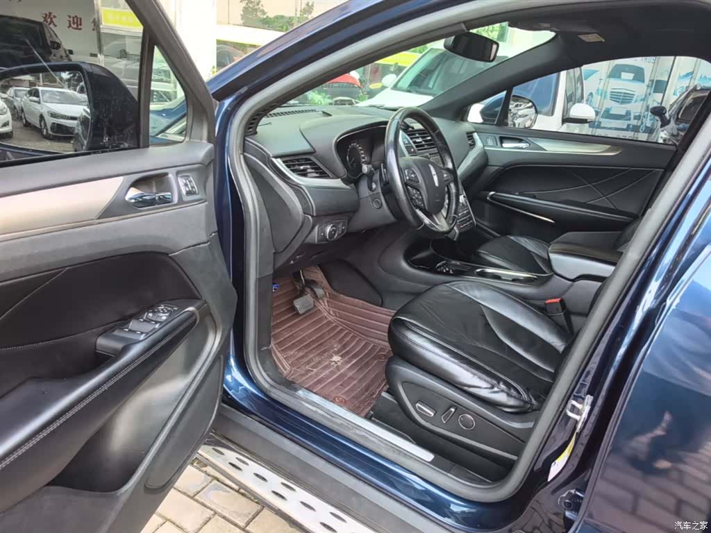 Lincoln MKC, 2017 16