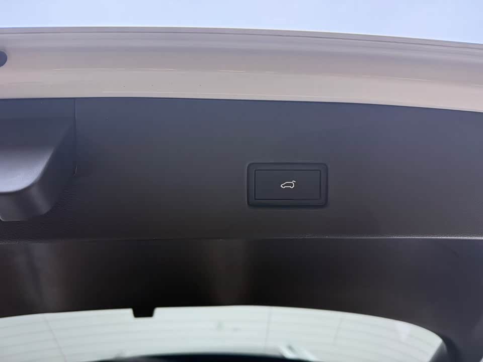 Volkswagen T-ROC exploring Songs