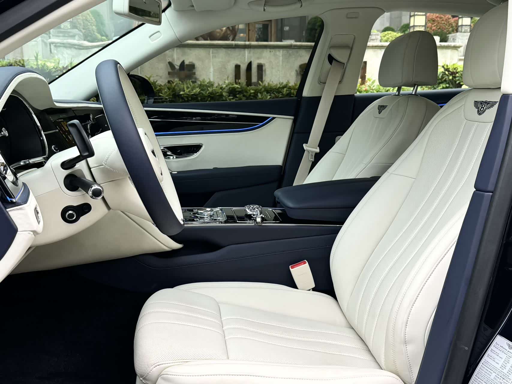 Bentley Flying Spur, 2011 7