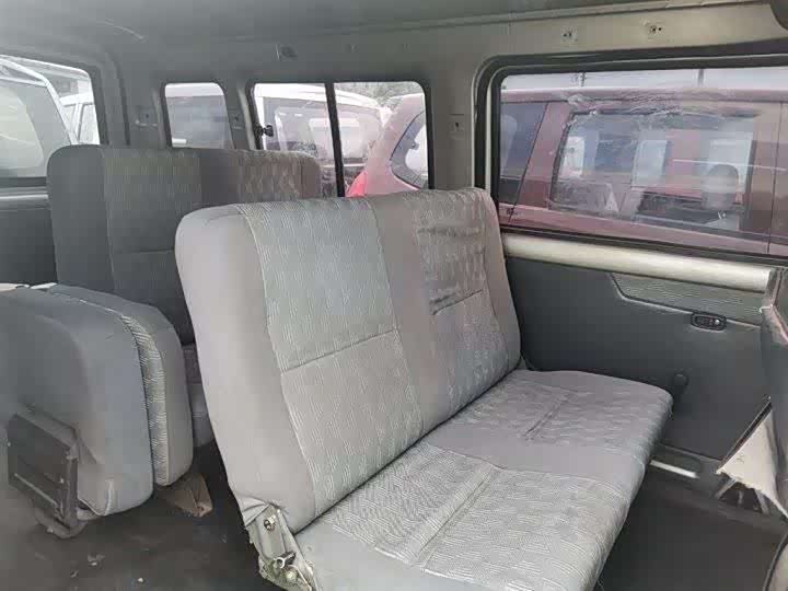 Wuling Rongguang 2012 1.5L jia zhang biao zhun xing