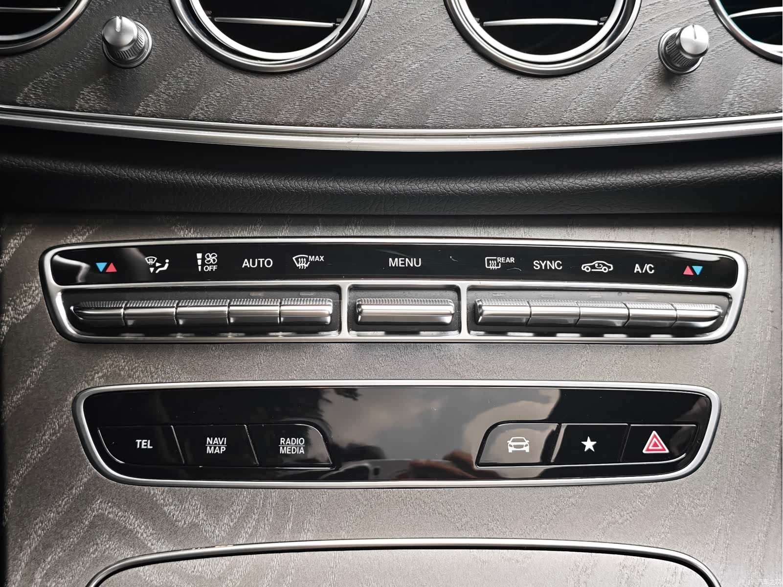 Mercedes-Benz E-Class, 2022 18