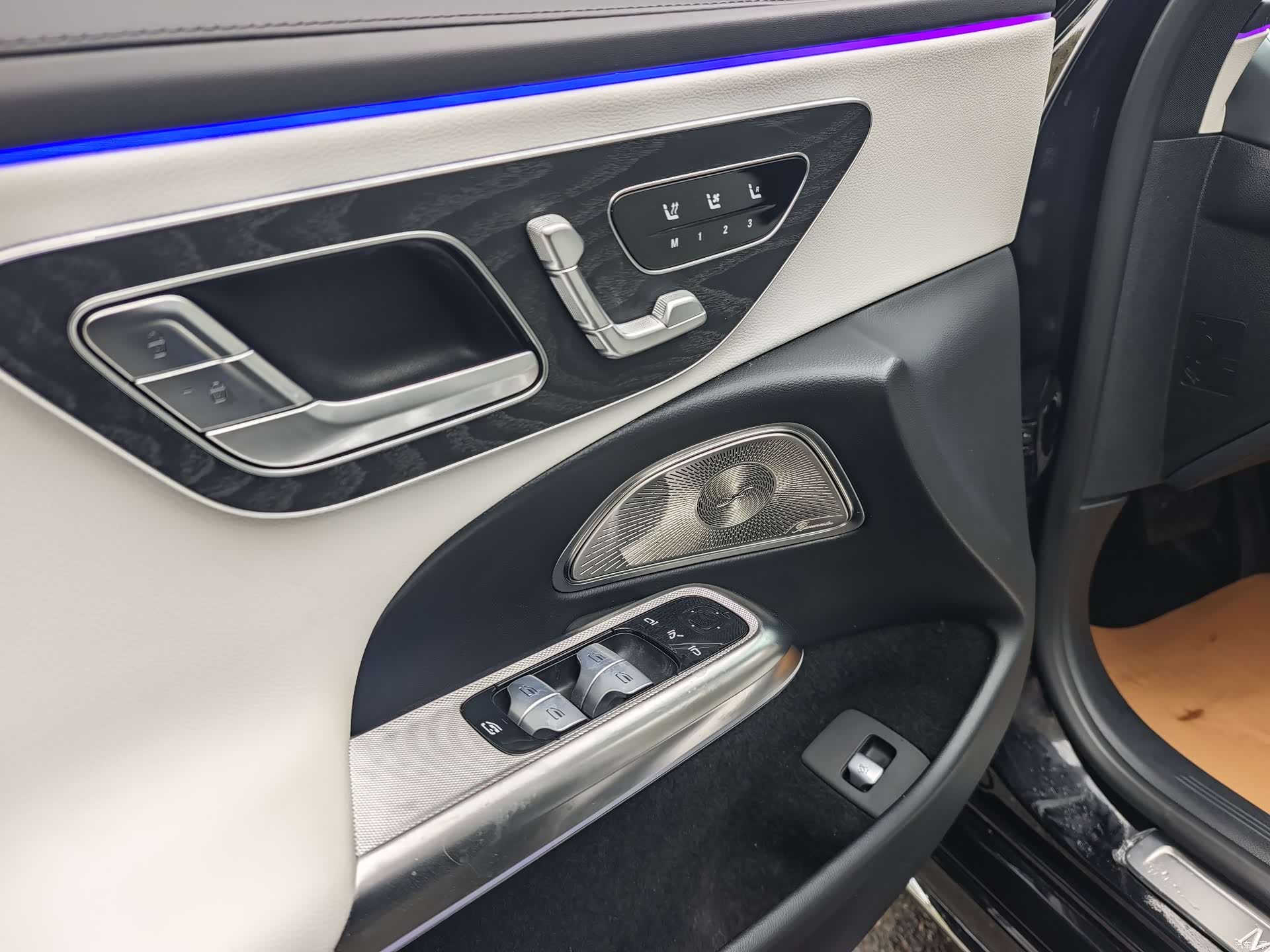 Mercedes-Benz E-Class, 2024 4