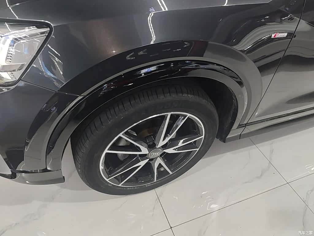 Audi Q2L, 2020 23