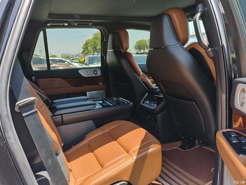 Lincoln Navigator, 2022 15