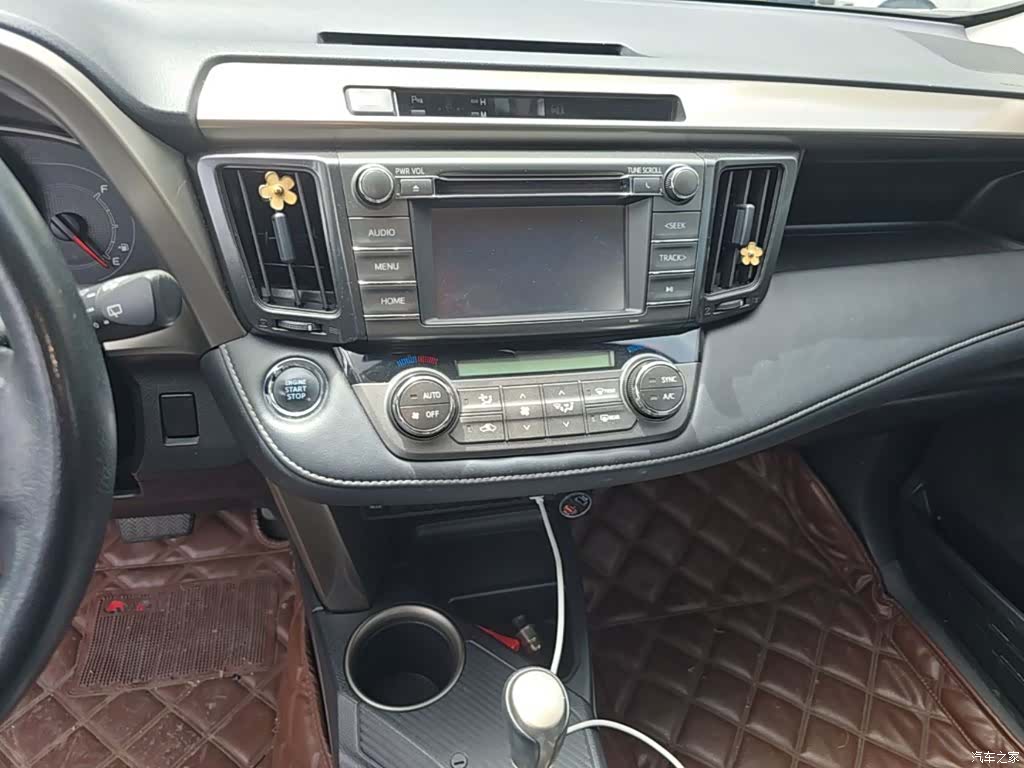 Toyota RAV4, 2014 13