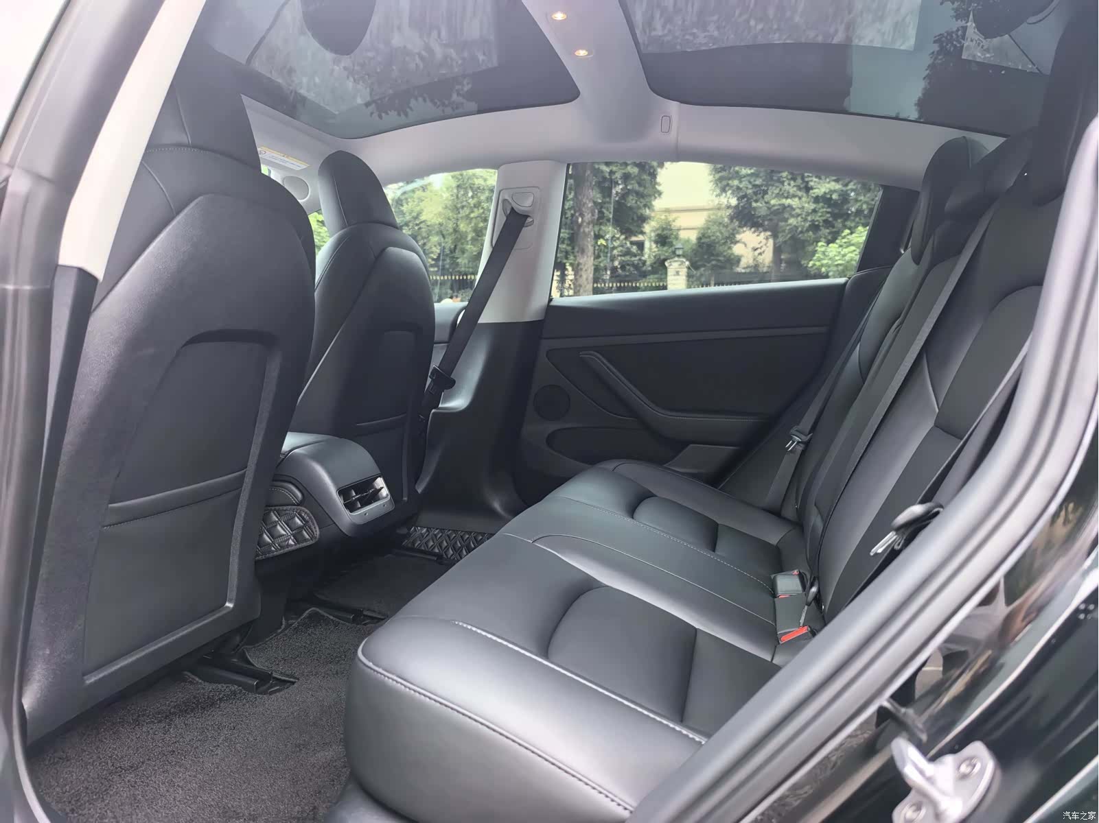 Tesla Model 3, 2023 все фото