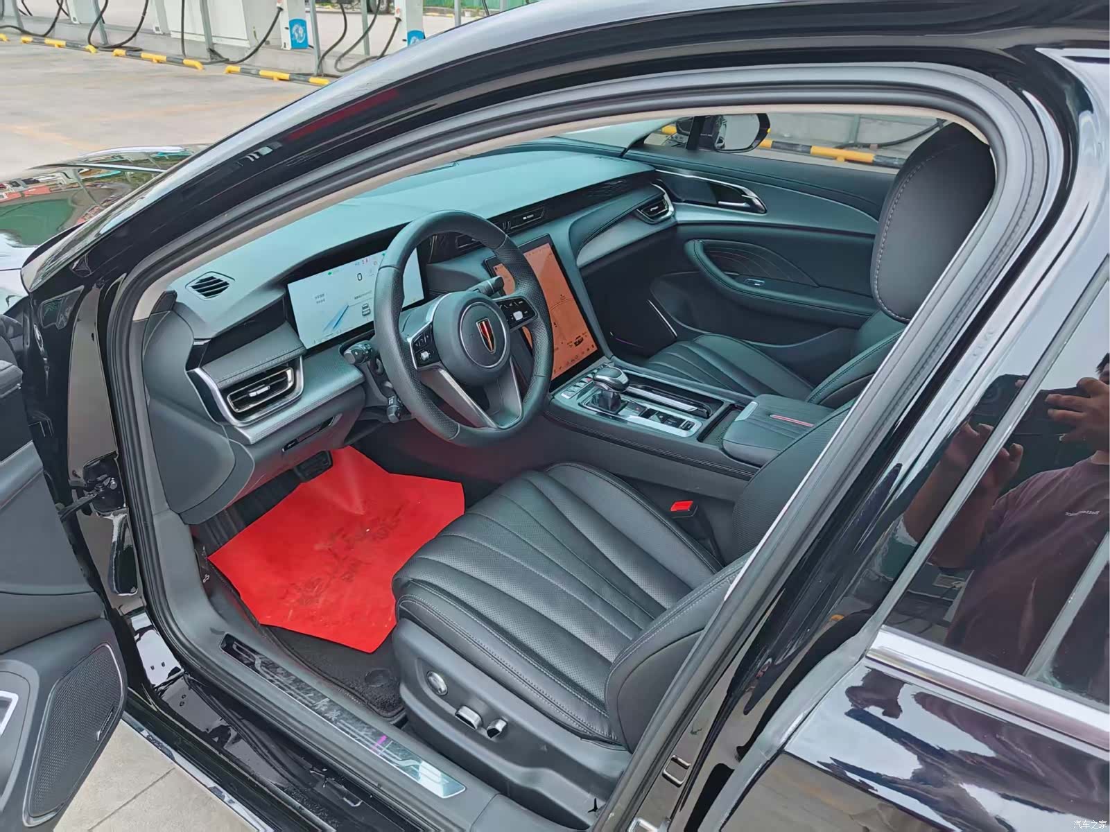 Hongqi H5, 2024 7