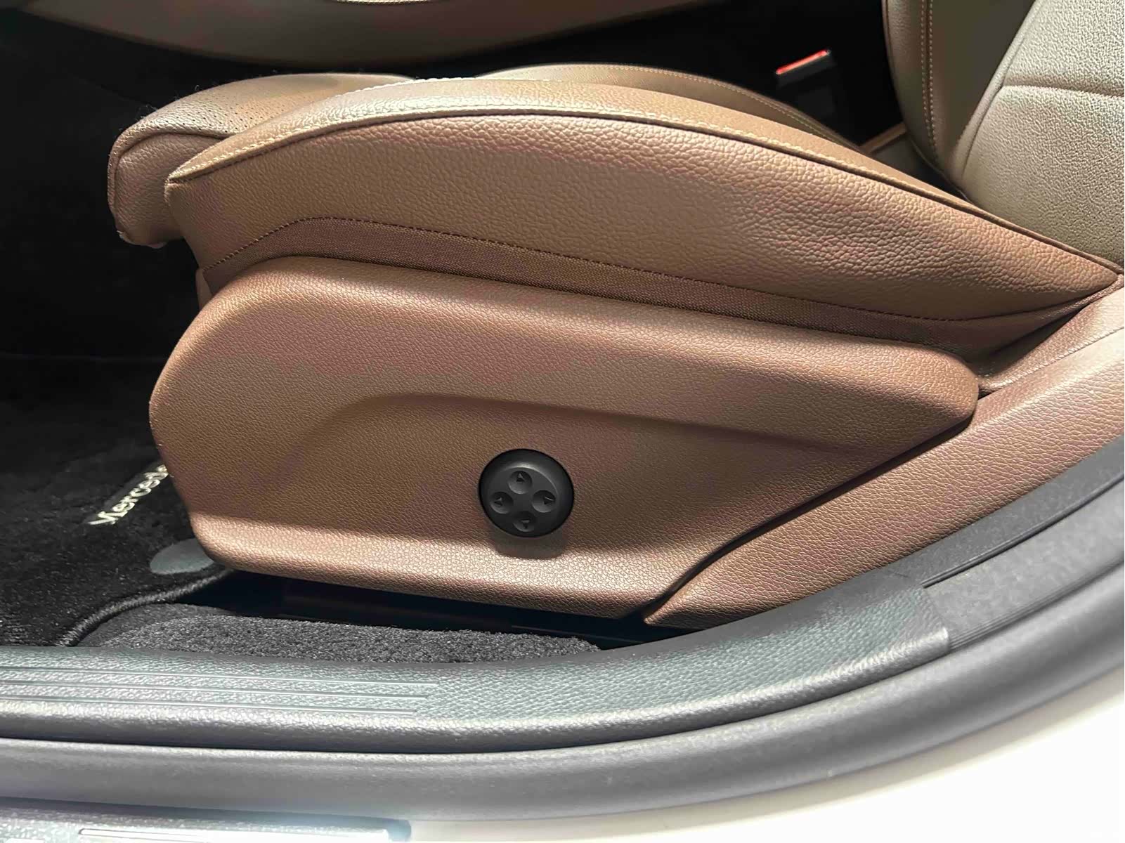 Mercedes-Benz E-Class, 2019 13