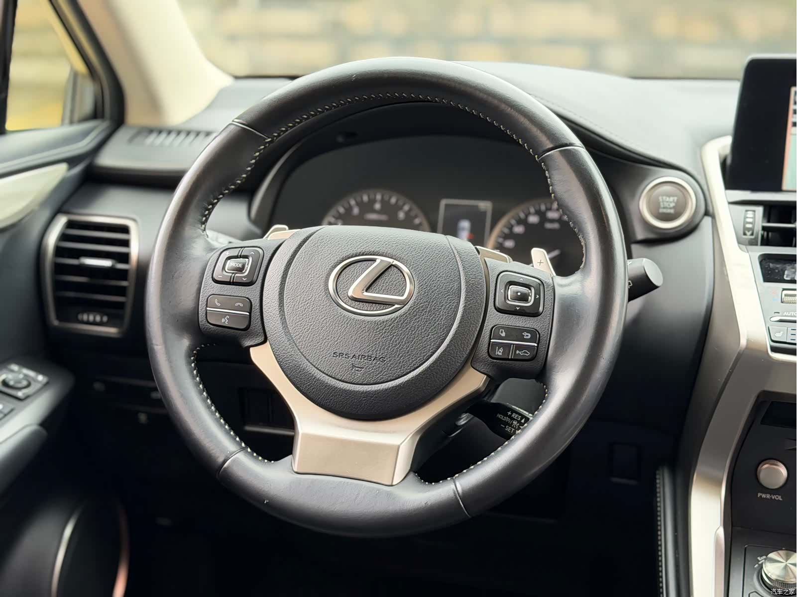 Lexus NX, 2021 15