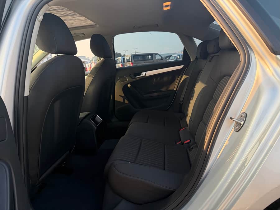 Audi A4L 2012, фото 4