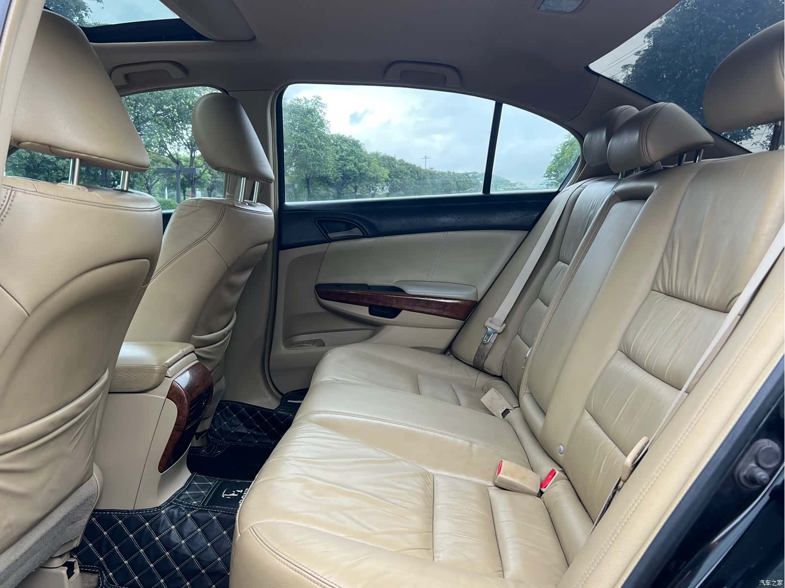 Honda Accord, 2011 11