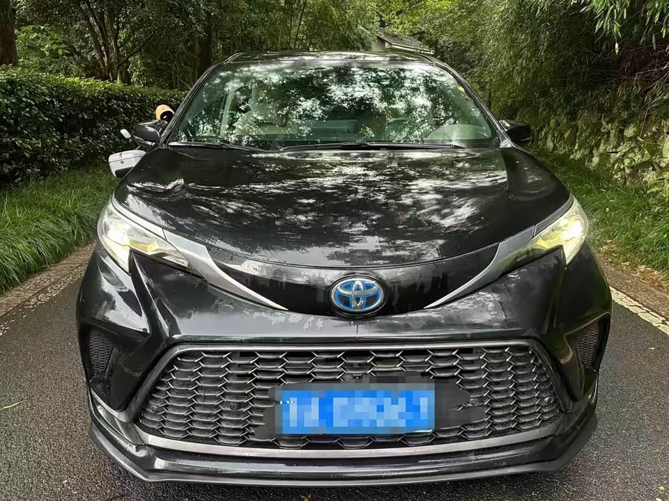Toyota Grevia