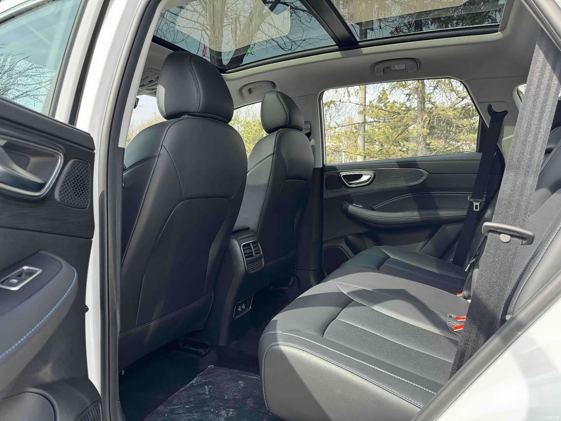 Roewe RX5, 2026 9