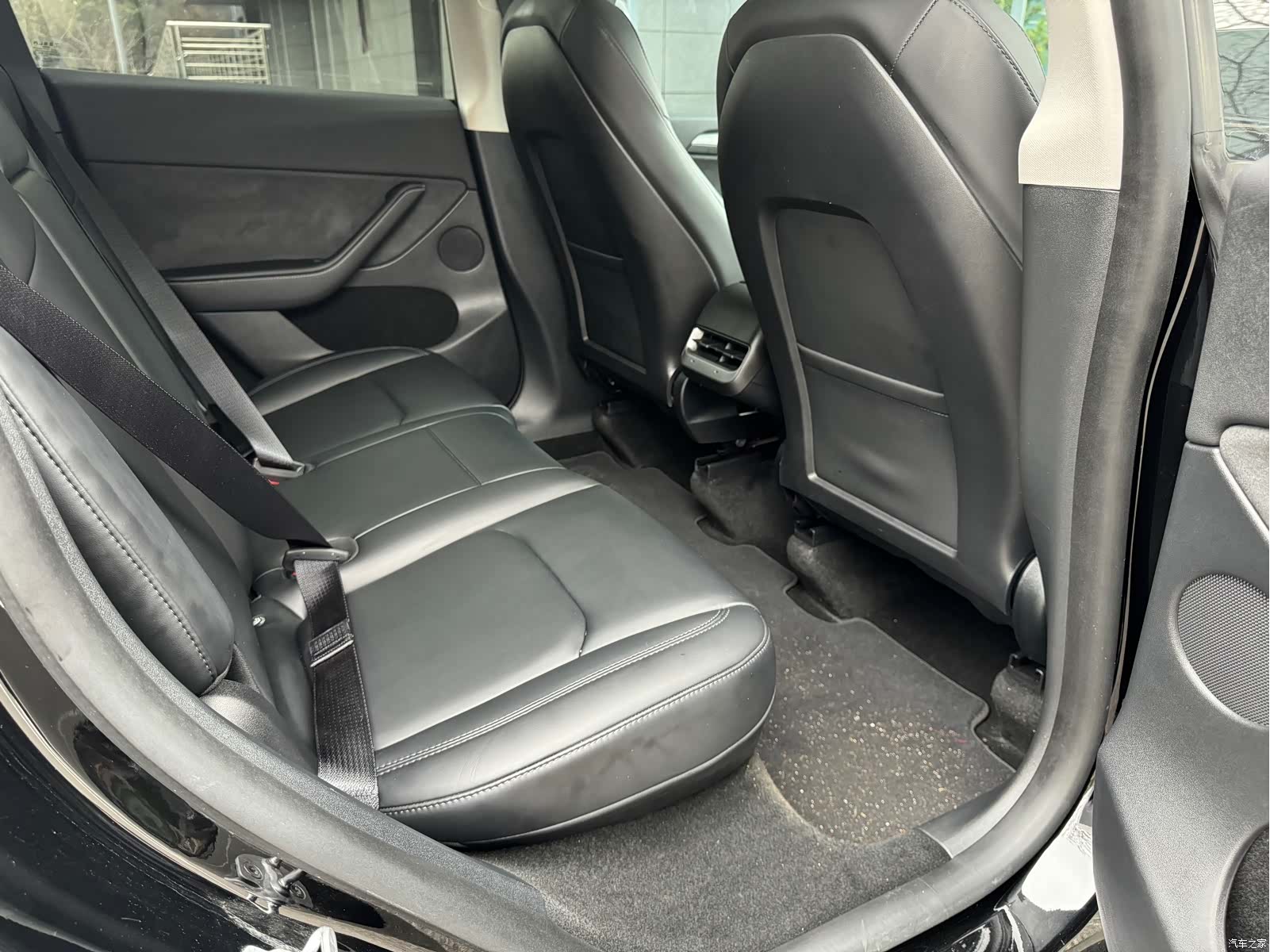 Tesla Model Y, 2024 11