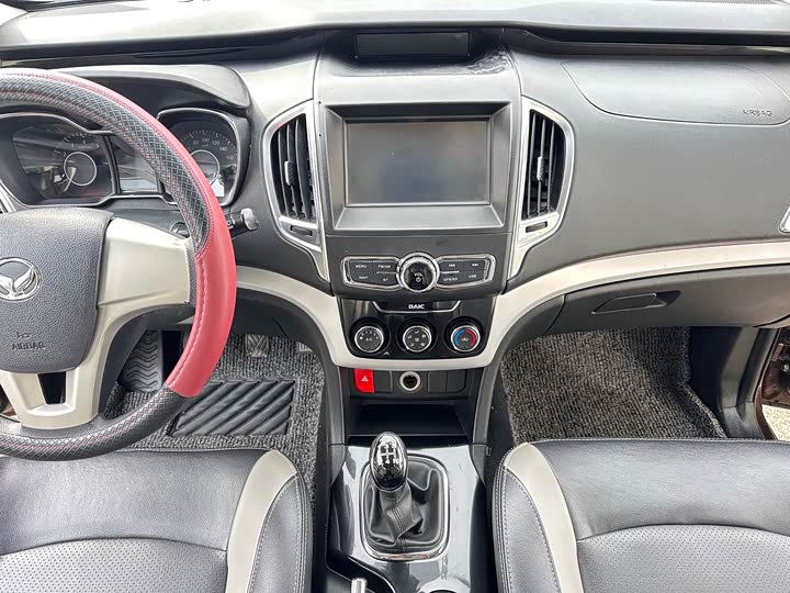 BAIC Huansu H3 2016 H3 F 1.5L МКПП Люкс