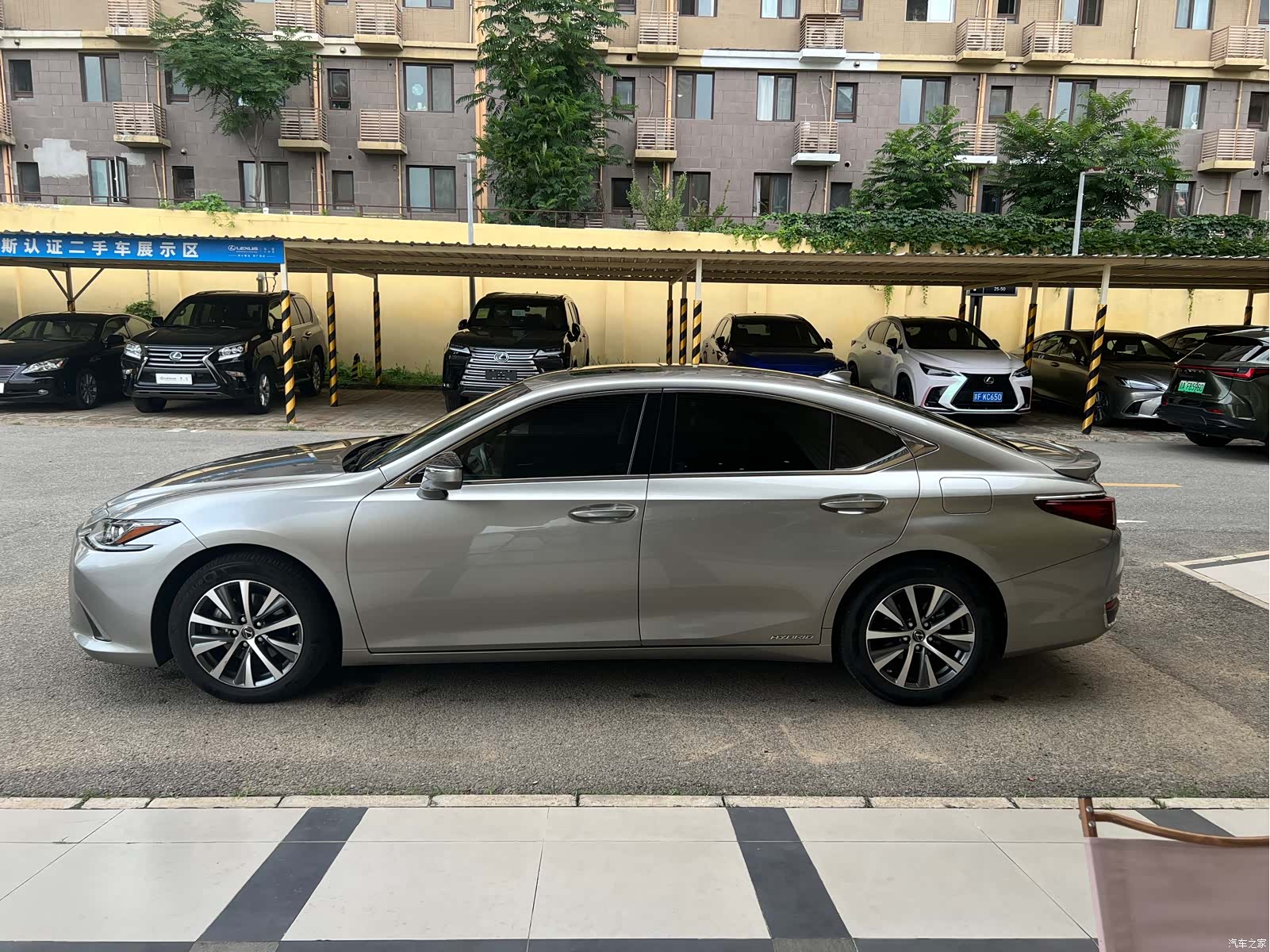 Lexus ES, 2020 3