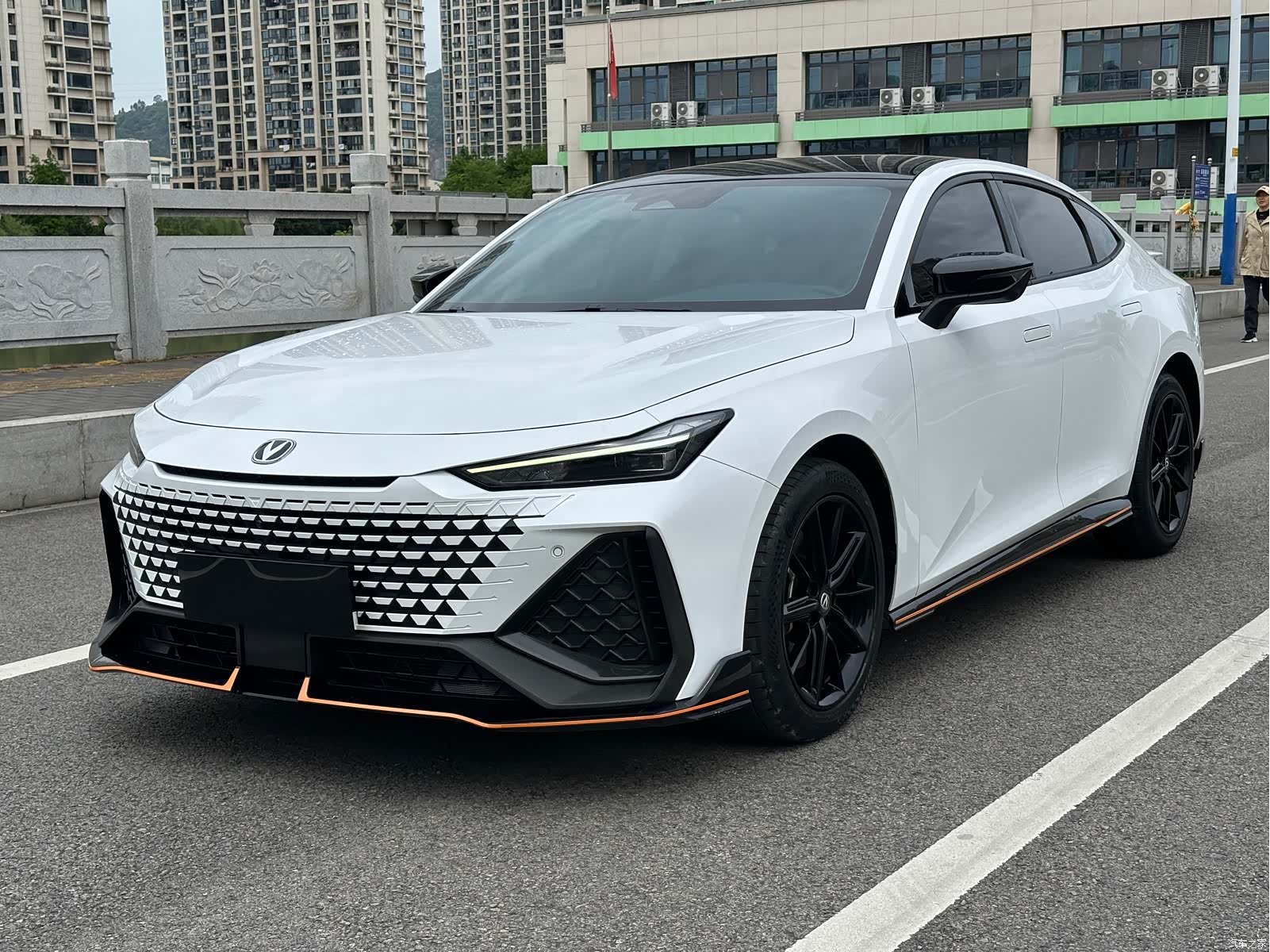 Changan UNI-V, 2022 1
