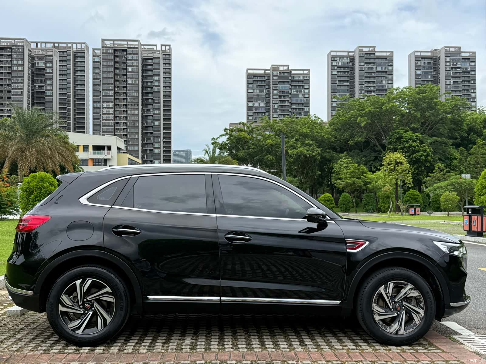 Hongqi HS5, 2023 8