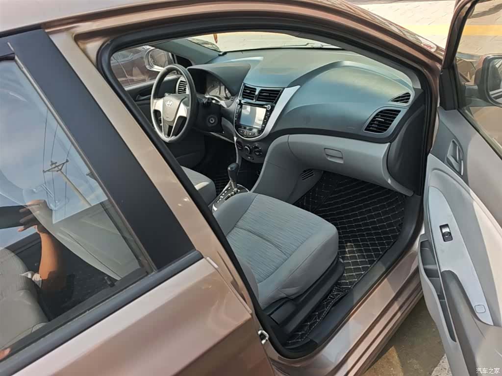 Hyundai GLS, 2016 25