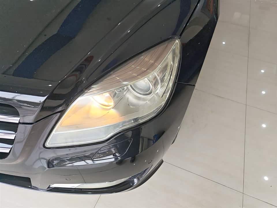 Mercedes-Benz R-class