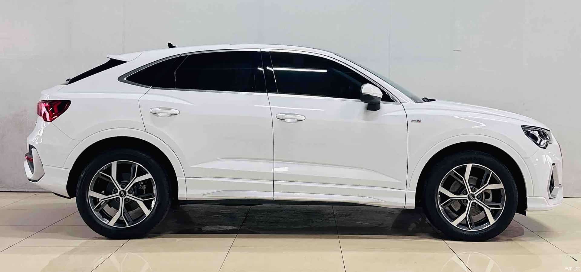Audi Q3, 2021 4