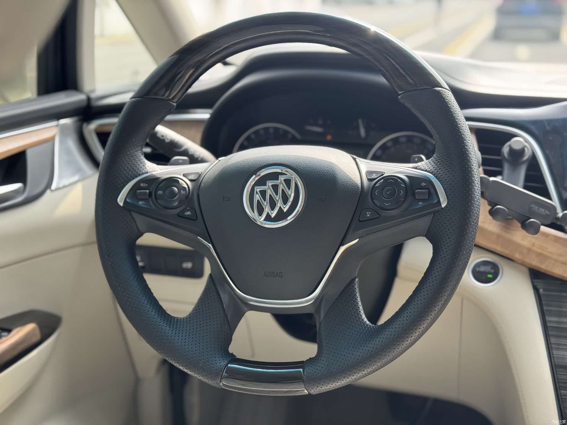 Buick GL8, 2020 35