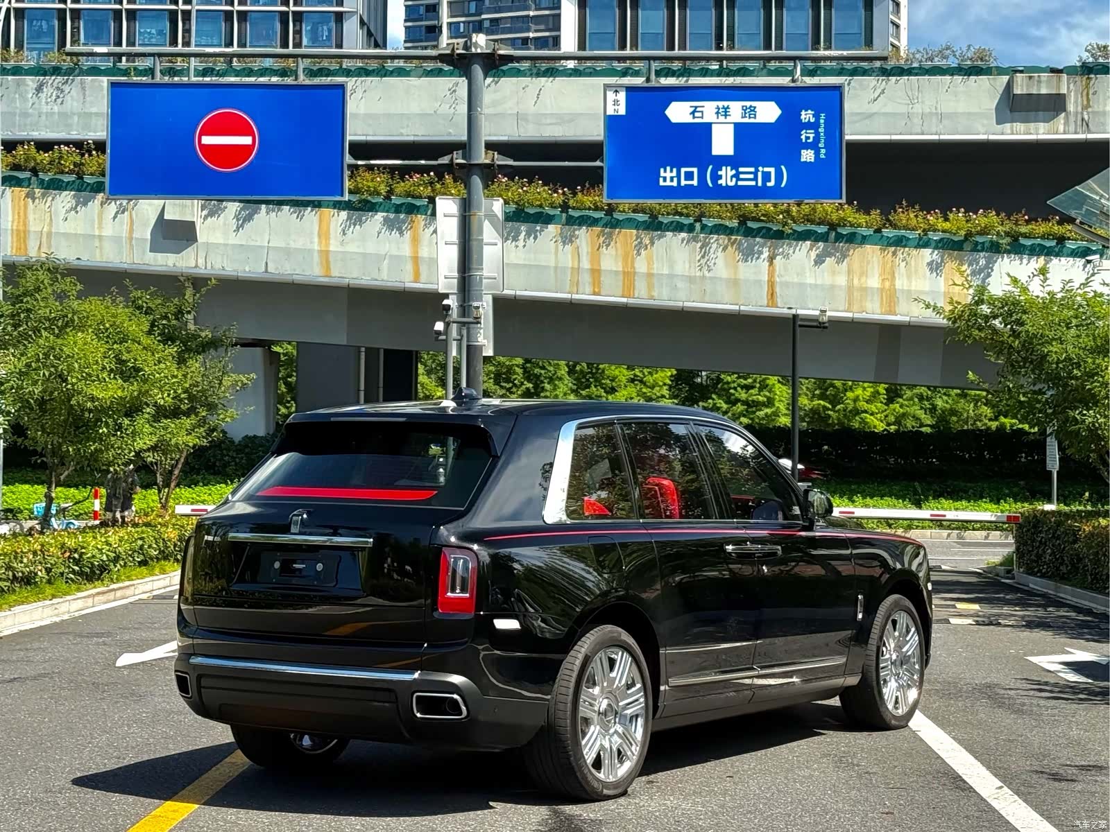 Rolls-Royce Cullinan, 2024 7