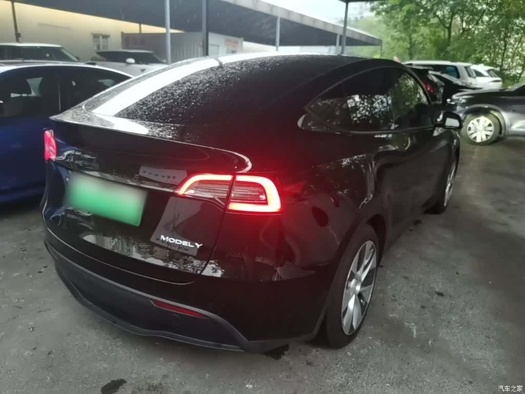 Tesla Model Y, 2024 7